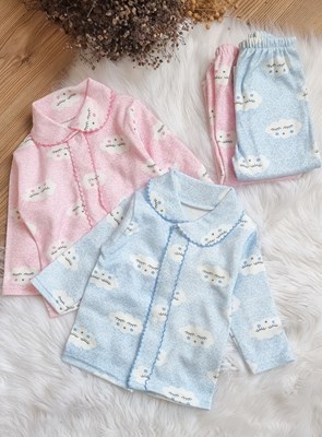 Bulut desenli bebe yaka pijama takımı 
