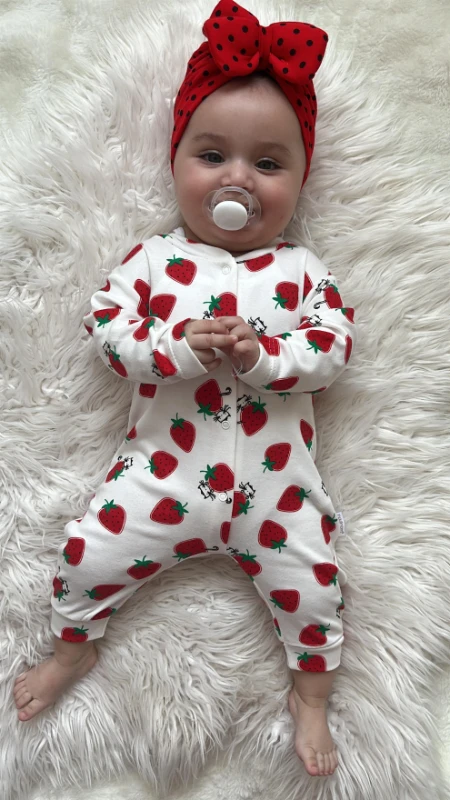 Çilek desenli bebe tulumu beyaz 