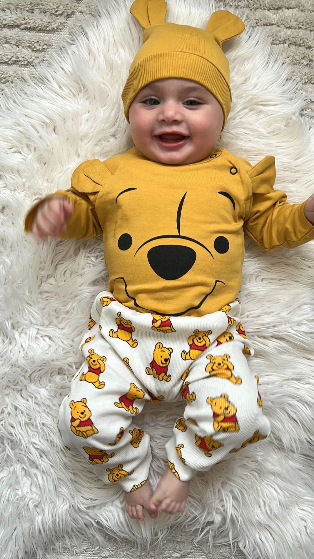 Winnie pooh alttan çıtçıtlı şapkalı takım 