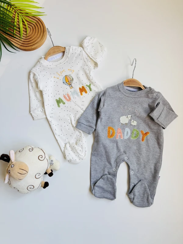 Momy &dady yazılı kuzu desenli ıkılı tulum seti