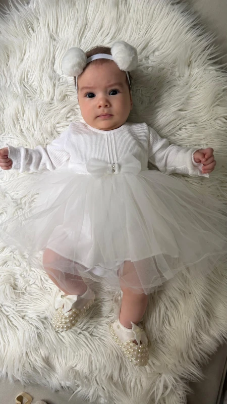 Tütülü fiyonk detaylı elbise