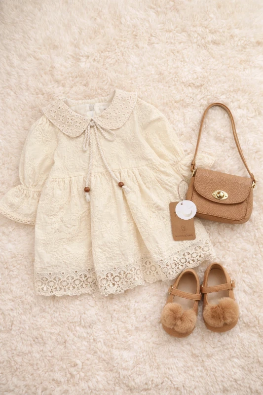 Fisto detaylı bebe yaka astarlı elbise