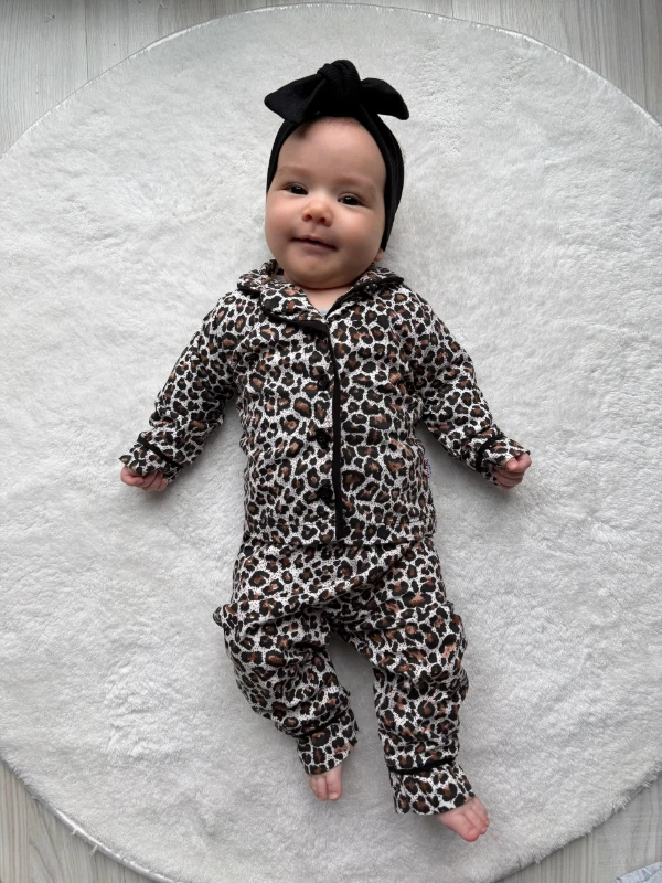 Leopar desenli önden düğmeli 2 li pijama takımı