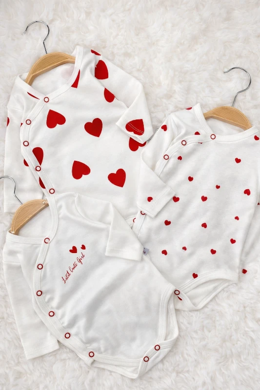 Kalp desenli yandan çıtçıtlı 3 lü body seti